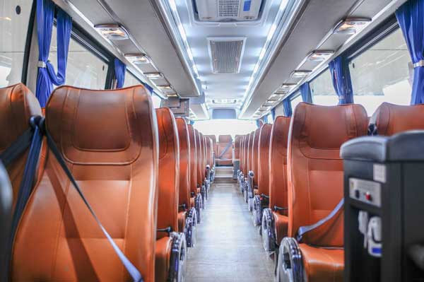 年會、活動、團建租大巴車?商務用車服務怎么選?